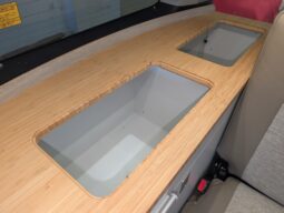 TOYOTA ALPHARD AUTOMATIC POP-TOP CAMPERVAN **BEAUTIFUL HIGH END CONVERSION** full