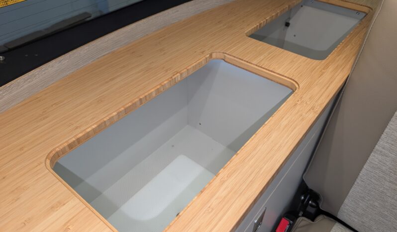 TOYOTA ALPHARD AUTOMATIC POP-TOP CAMPERVAN **BEAUTIFUL HIGH END CONVERSION** full