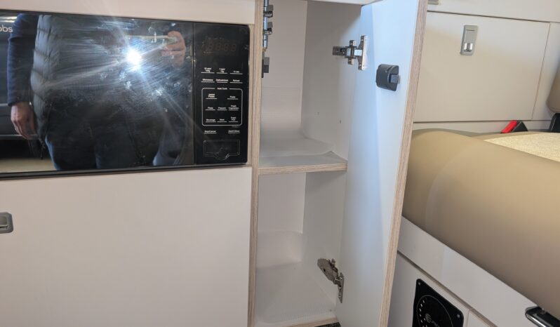 TOYOTA ALPHARD AUTOMATIC POP-TOP CAMPERVAN **BEAUTIFUL HIGH END CONVERSION** full