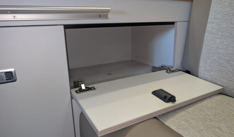 TOYOTA ALPHARD AUTOMATIC POP-TOP CAMPERVAN **BEAUTIFUL HIGH END CONVERSION** full