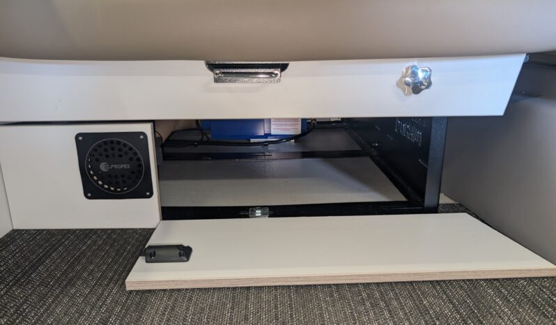 TOYOTA ALPHARD AUTOMATIC POP-TOP CAMPERVAN **BEAUTIFUL HIGH END CONVERSION** full