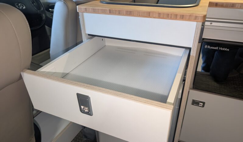 TOYOTA ALPHARD AUTOMATIC POP-TOP CAMPERVAN **BEAUTIFUL HIGH END CONVERSION** full