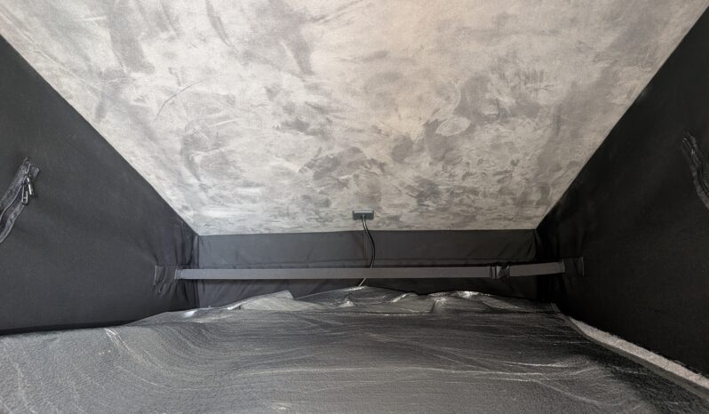 TOYOTA ALPHARD AUTOMATIC POP-TOP CAMPERVAN **BEAUTIFUL HIGH END CONVERSION** full